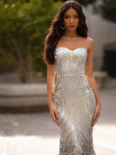 Abendkleid mit schmalem Oberteil